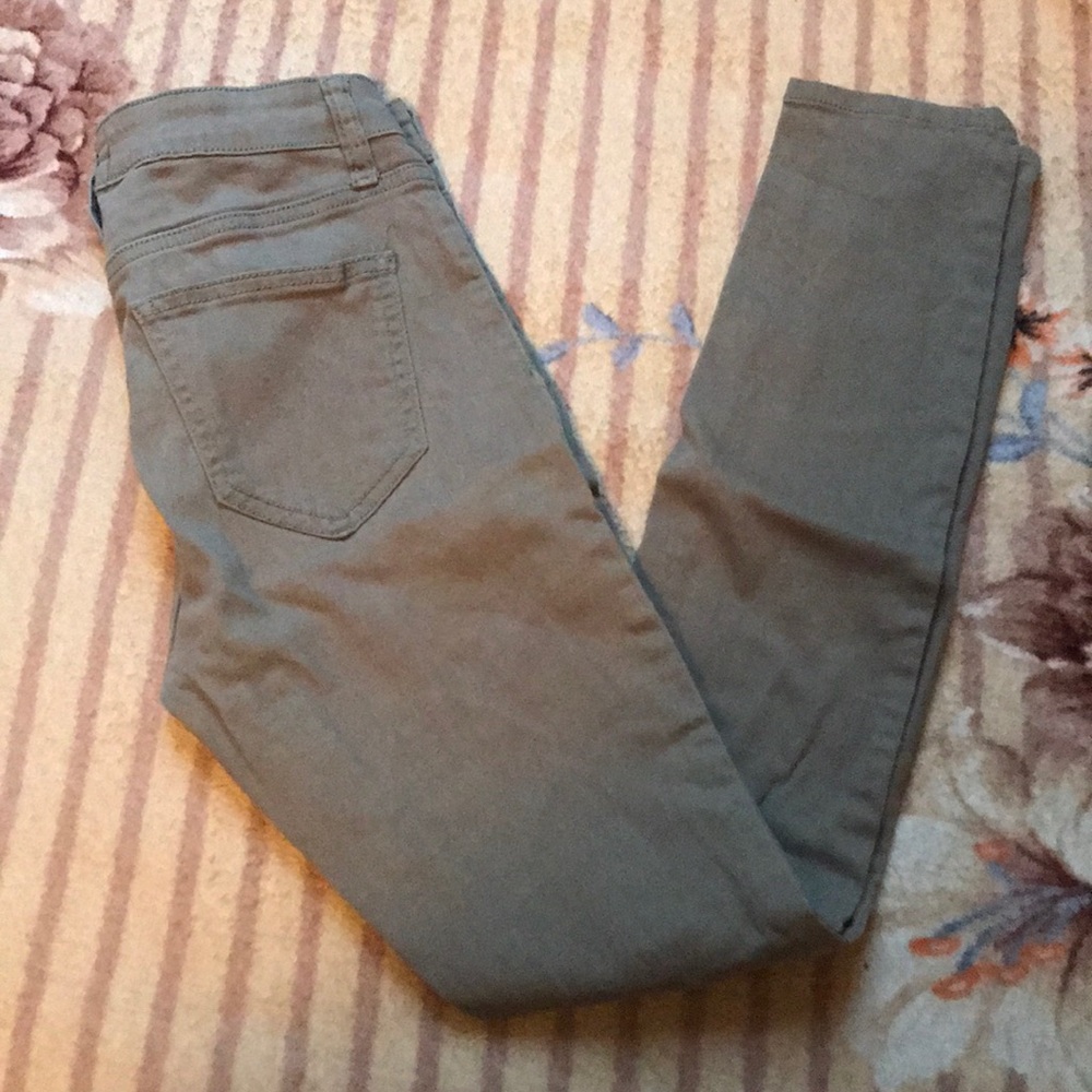 Olive jeans